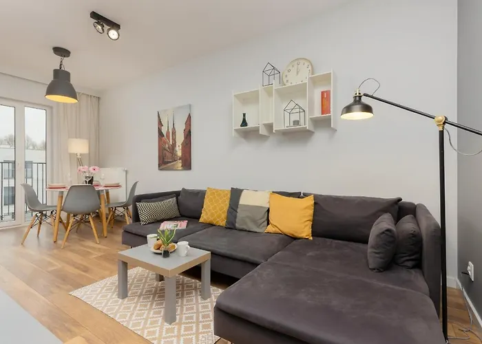 Elegant Apartment With Balcony In Warsaw Close To The Airport By Noclegi Renters