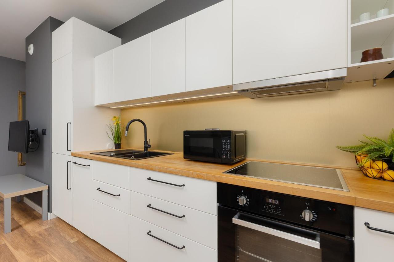 Apartament Elegant With Balcony In Close To The Airport By Renters Warszawa